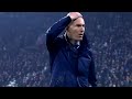 del césped al palco zidane celebró la remontada sacudiendo su mano de las chilenas marca