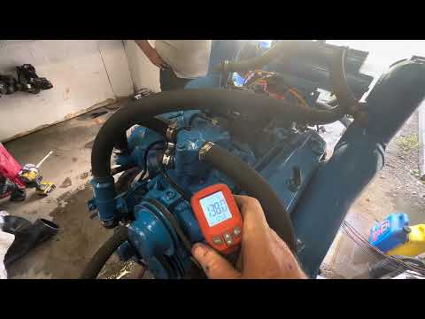 Crusader 5.7 L, 350 In.³ Marine Engine. - YouTube