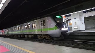 1223次瑞芳發車經由宜蘭線開往新竹的銀綠色微笑號EMU900型十輛一編組EMU945區間車