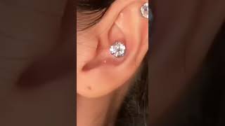 How to wear magnetic earrings? It won't fall