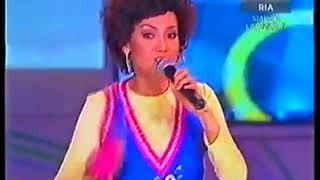 Erra Fazira Di Anugerah Planet Muzik 2004  Tajuk Lagu Tak Tentu Arah