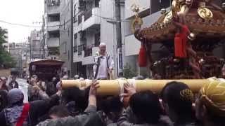 平成26年 深川・神明宮 祭礼【 森二 】神輿渡御→水掛。