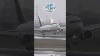 Boeing 767-300 Landing With Soaked Runway at Lisbon Airport