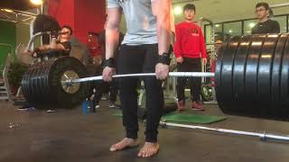 270kg Beltless Deadlift and then Blackout!