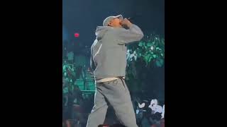 Usher brings out Chris Brown last night " you are a legend " ~ October 15, 2022