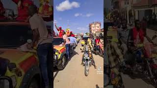 HON:FEISAL ABDINOOR ISSACK CAMPAIGNING IN  MANDERA BUS PARK  MCA TOWNSHIP WARD