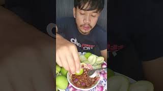 กินมะม่วงเบาเปรี้ยวๆ แกล้มหอมแดง #shortsviral #shortvideo #กินมะม่วงเปรี้ยว