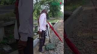 লাইন ম্যান ইউনুস আলীর অদ্ভুত পেশা #Lineman #train #railway