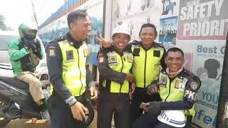 Kelakuan security pas kebanyakan......kopii