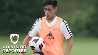Ezequiel Barco praises his captain Carlos Vela at the All-Star Game: "An incredible player."