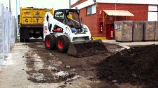 bobcat mini cargador en cuernavaca  bobcat cargando volteo