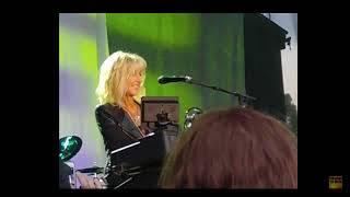 Little Lies - Lindsey Buckingham and Christine McVie Woodinville WA July 2017