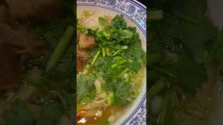 ショート動画【拉麺】#shorts#ショート#蘭城拉麺#中国#拉麺#ラーメン#香菜 #パクチー#牛肉#三角麺#チャイナ#辛い#スープ