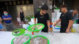 帥兒子今天載了跟土城一樣多的貨 瘋了喔 中彰海王子 烏日火車站 海鮮叫賣 海鮮拍賣 叫賣哥