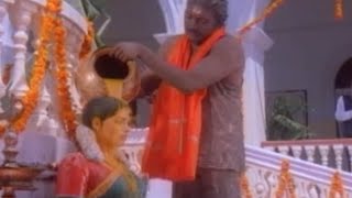 Prakash Raj Doing Bhumika's Idol Pooja To Get Her || Okkadu Movie Scenes