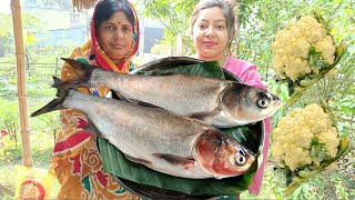 জোড়া সিলভার কার্প মাছ দিয়ে ফুলকপি রান্না সাথে মুলো ডাল | Silver Curp Macher Recipe | Village Food