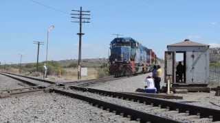 KCSM SD40-2 y Super 7MP pasando el diamante del crucero de Viborillas, en Querétaro. México NOAS_5