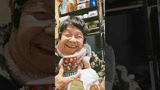 ９４歳ツムツムおばあちゃん朝のご挨拶👵おめざは桜餅にお饅頭🎵朝茶でご機嫌🥰元気モリモリ💪👍🥰