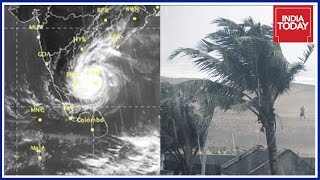 Cyclone Vardah Moves Towards Andhra Pradesh