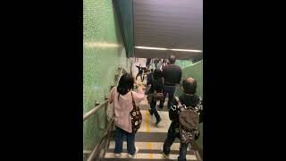 { 深水埗港鐵站燥男暴打女友 2021年12月23日 }