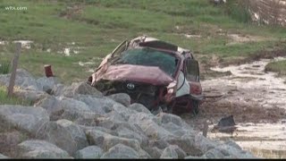 Adult, child hospitalized after Garners Ferry crash
