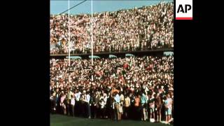 SYND 18-3-73 DR BILLY GRAHAM ADDRESSES MULTI-RACIAL SOUTH AFRICAN MEETING