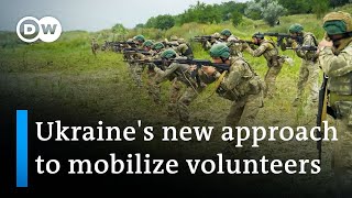 Ukraine takes new approach to remedy soldiers shortage | DW News