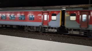 Duranto skips kasaragod and accelerates 12283 Ernakulam Nizamuddin Longest Duranto exp of India!