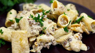 Creamy pasta with mushrooms and minced meat. Delicious dinner in 15 minutes!