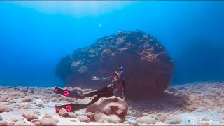 【FiDive】Freediving Girl Sitting on the Rock Underwater at -11M, Orchid Island