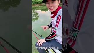 今天用“浮球”—手杆钓法，钓鲤鱼和草鱼Catch carp and grass carp with \