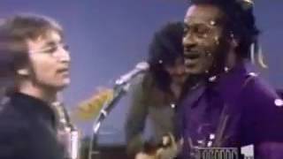 Chuck Berry & John Lennon singing 'Johnny B. Good'