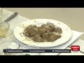 in iftar mazedar on ramzan aur hum chef uffaira anis is cooking dynamite chicken