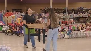 Pop-up aims to help Las Vegas Valley families save, sell ahead of holidays