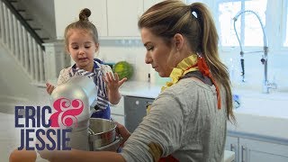 Jessie James Decker and Daughter Viv Whip Up a Treat | Eric \u0026 Jessie | E!