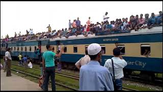 Crowded Tista Express leaving Jamalpur Railway Station (2011)