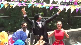 Watch Akshay Kumar's DHAMAKEDAR ENTRY at Singh Is Bling trailer launch