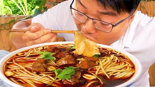 大sao做红烧牛肉面，满盆的牛肉，吸面吃蒜一阵狂吸真过瘾！【徐大SAO】