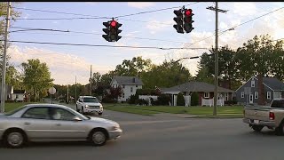 Niles residents split on what to do with blinking lights at popular intersection