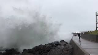 Depoe Bay Oregon - big waves and crashes!