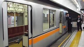 東京メトロ銀座線　渋谷行き　01系01-130F　表参道駅発着シーン　Tokyo Metro Ginza Line at Omote-sando Sta.(G02)