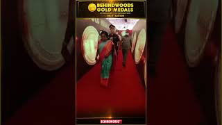 🤩 சிங்க பெண் Tamilisai Soundararajan Mass Entry 🔥 | Behindwoods Gold Medals 8th Edition