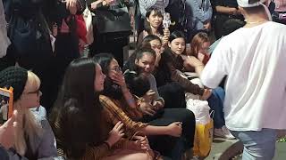 20191024. GREEMKUN. TWICE 'TT' COVER. HAPPY BUSKING WITH ONLOOKER.