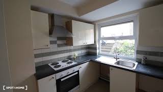 Rooms to rent in 4-bedroom flat near London South Bank University in... - Spotah
