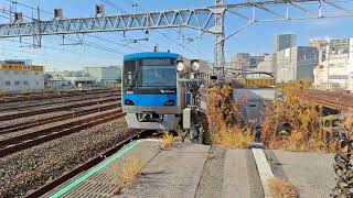 小田急電鉄4000形4051F　金町駅2番線発車　20241226 102137