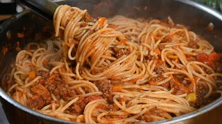 Spaghetti pasta is always delicious in this way with meat sauce!