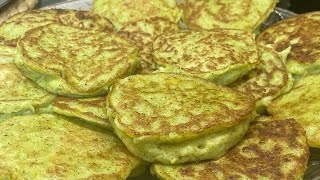 🧀Cheesy broccoli🥦 and potato 🥞 fritters