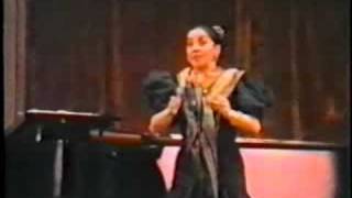 Teresa BERGANZA sings * Las locas por amor*