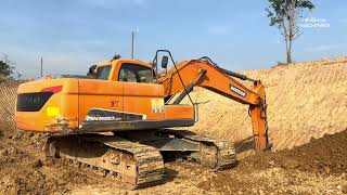 Dump Truck and Excavators: A Dynamic Duo Powering Efficient Field Digging Operations! | @HRExca