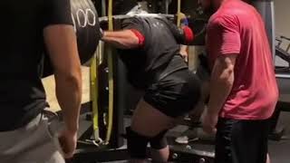 900lb squat @ 225 lbs.